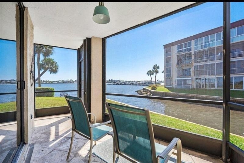 896 N Federal Highway - Photo 2