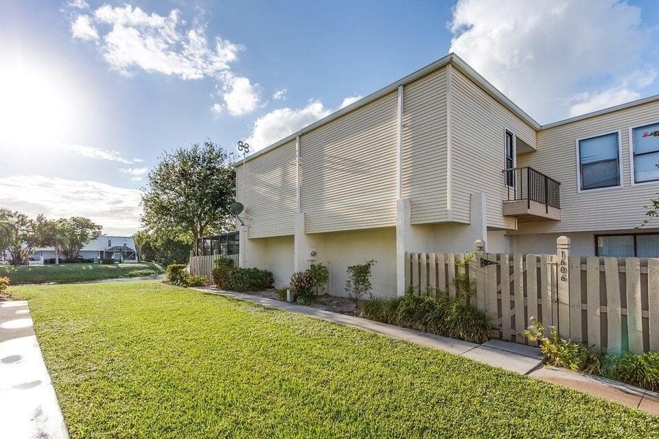 1608 Shaker Circle - Photo 3