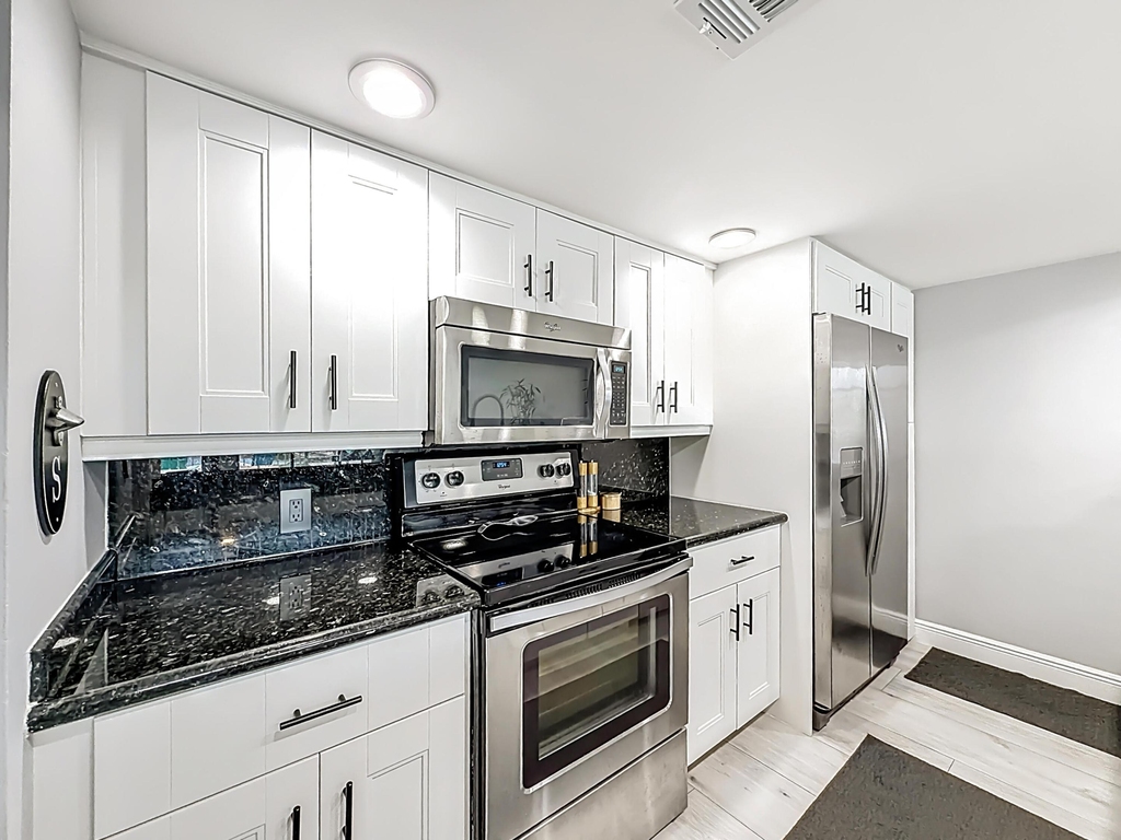 11313 Nw 15th Street - Photo 16