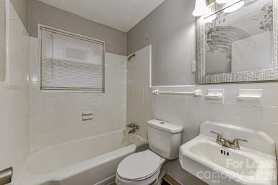 3458 Washburn Avenue - Photo 5