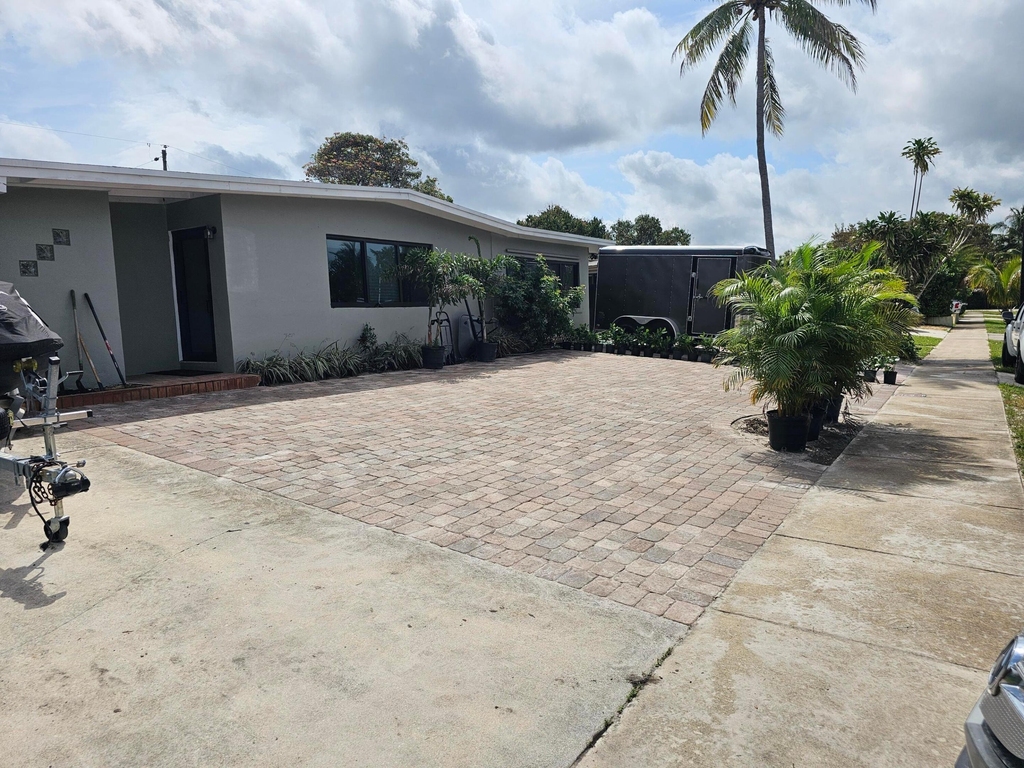 1330 Ne 41st Drive - Photo 1