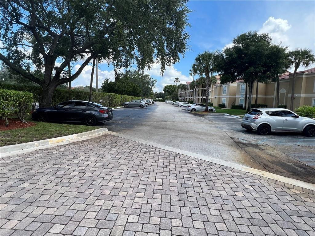 875 Riverside Drive - Photo 21