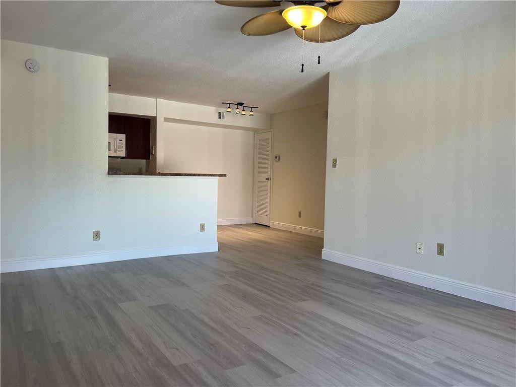 875 Riverside Drive - Photo 2