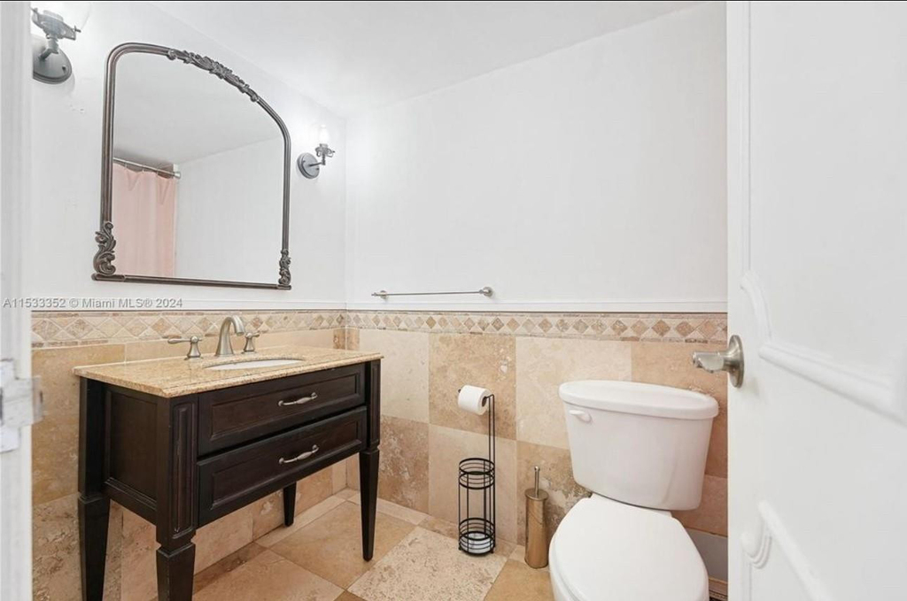 11930 N Bayshore Drive - Photo 6