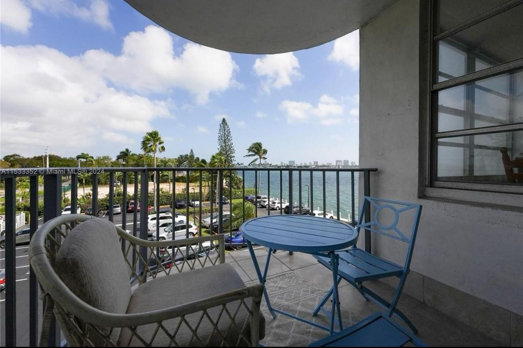 11930 N Bayshore Drive - Photo 3
