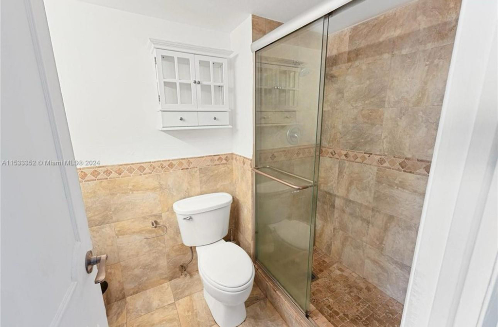 11930 N Bayshore Drive - Photo 4
