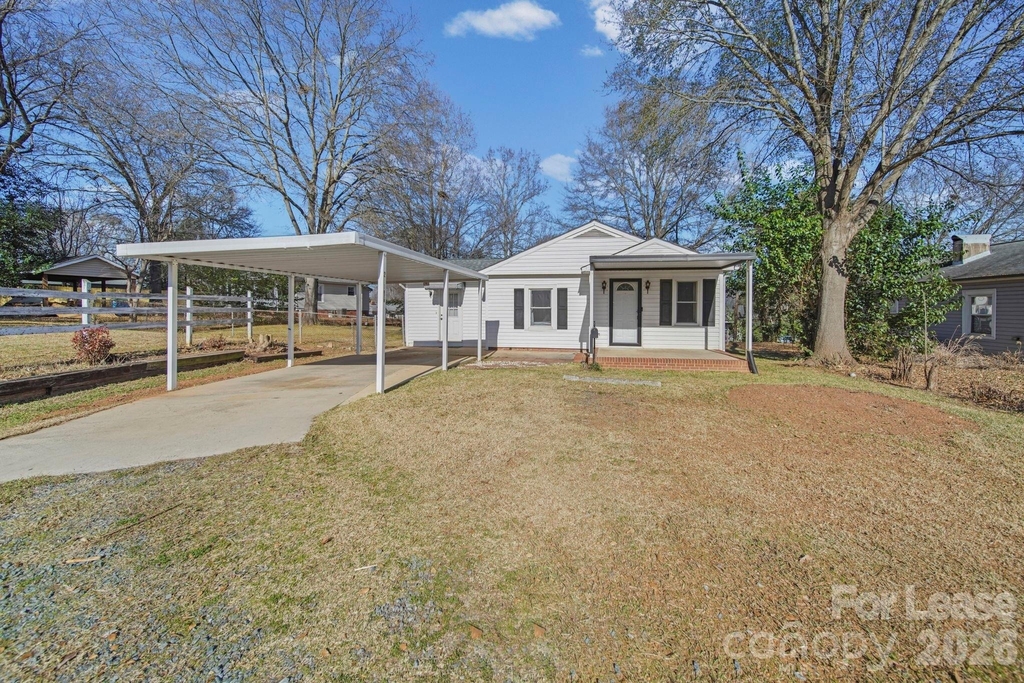 211 9th Street - Photo 1