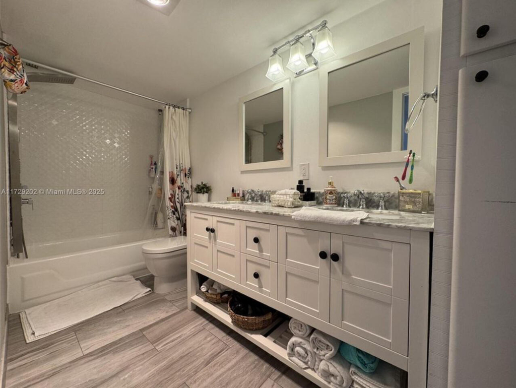 11930 N Bayshore Drive - Photo 18