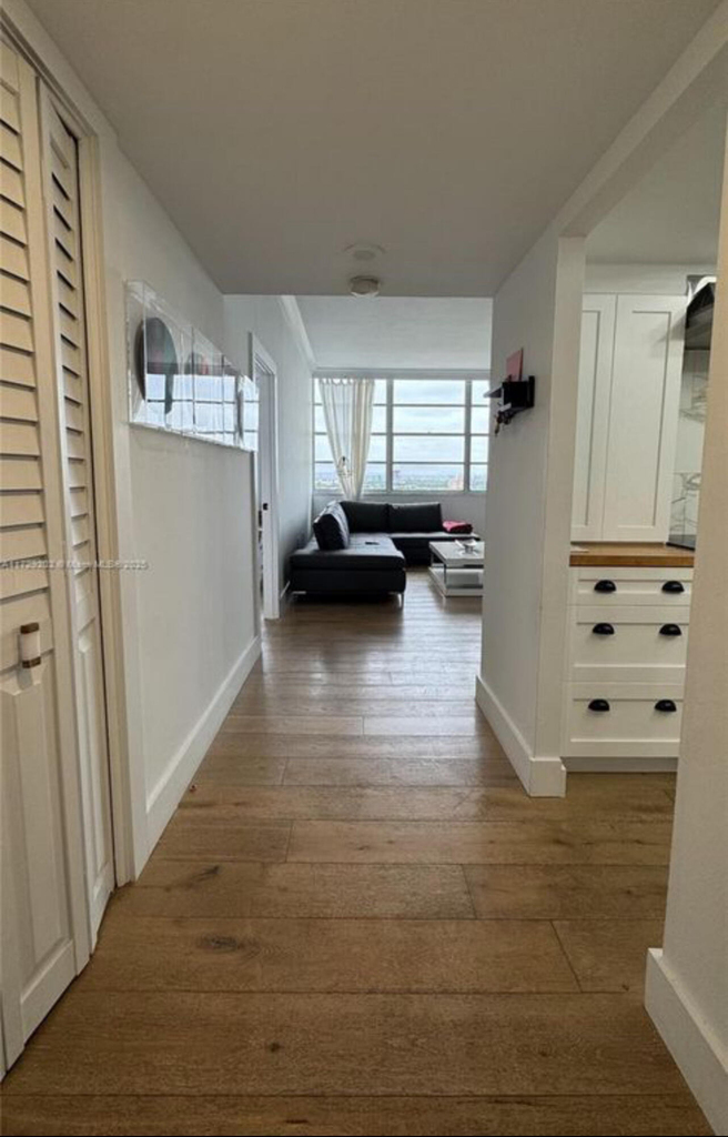 11930 N Bayshore Drive - Photo 3