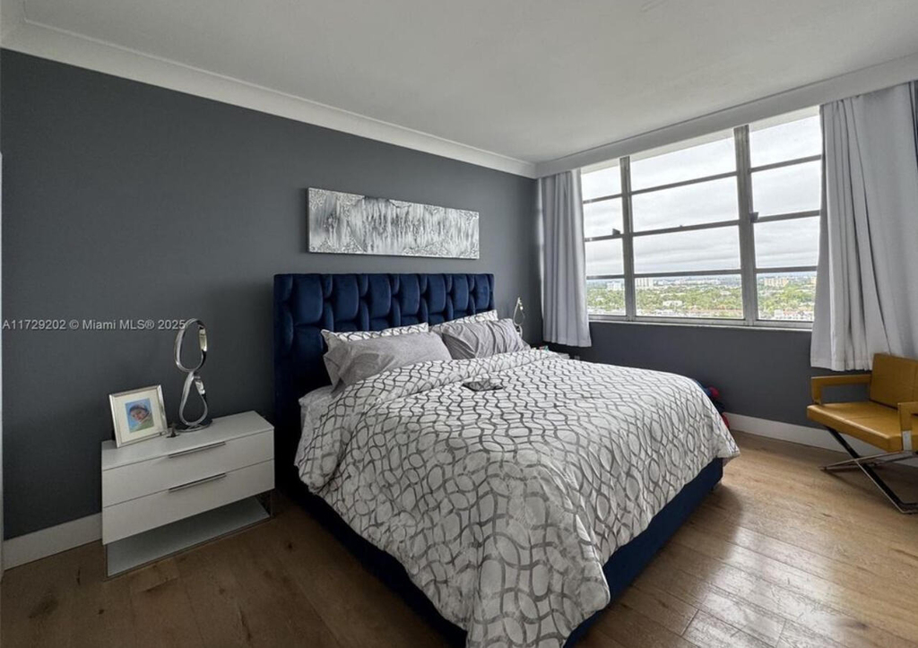 11930 N Bayshore Drive - Photo 14
