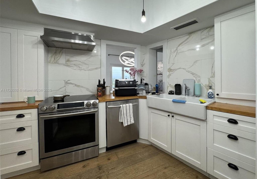 11930 N Bayshore Drive - Photo 7