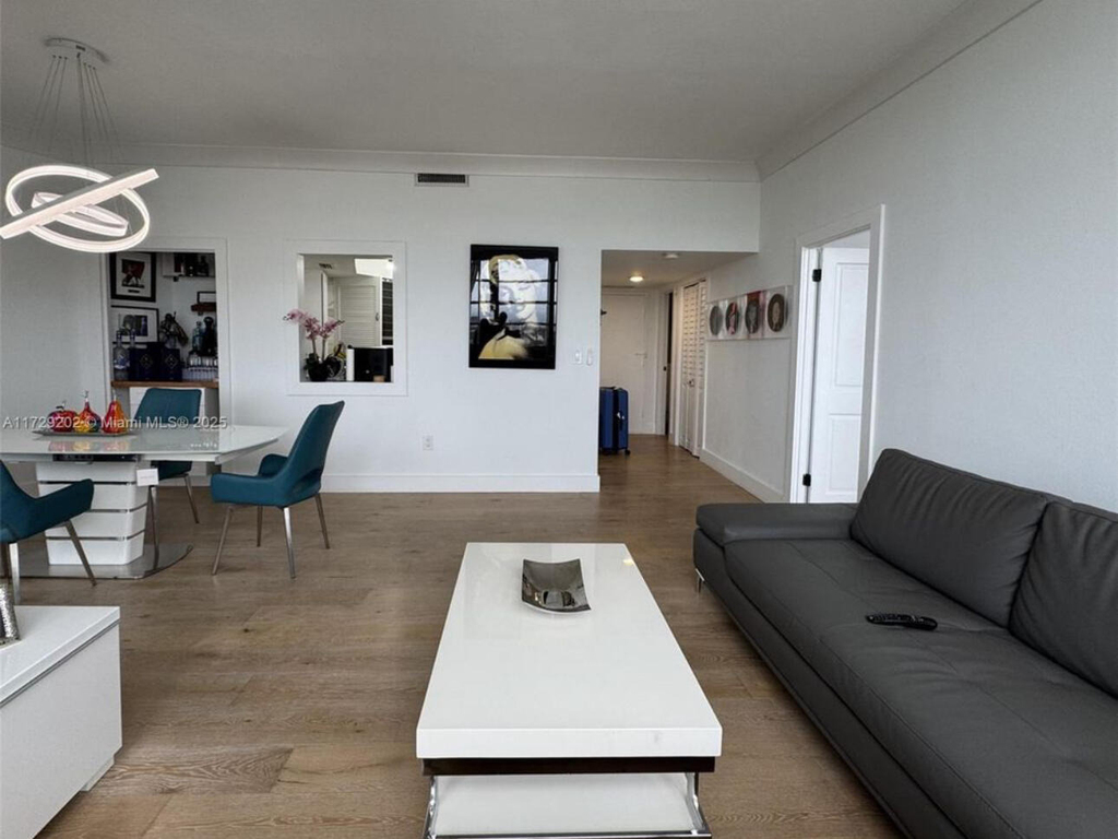 11930 N Bayshore Drive - Photo 10