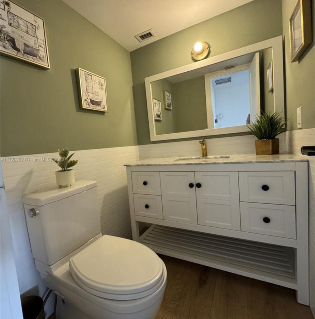 11930 N Bayshore Drive - Photo 4