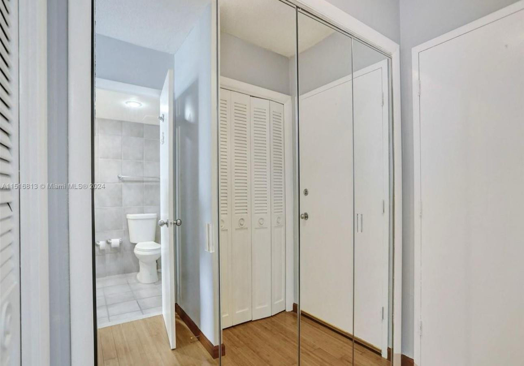 11930 N Bayshore Drive - Photo 9