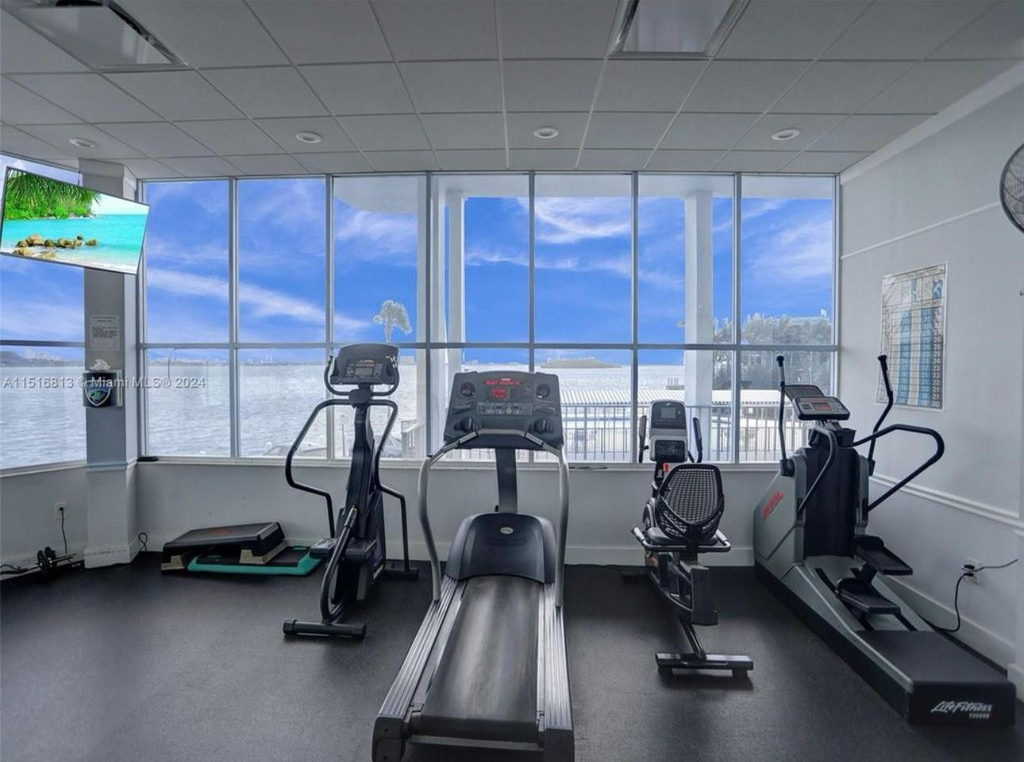 11930 N Bayshore Drive - Photo 4