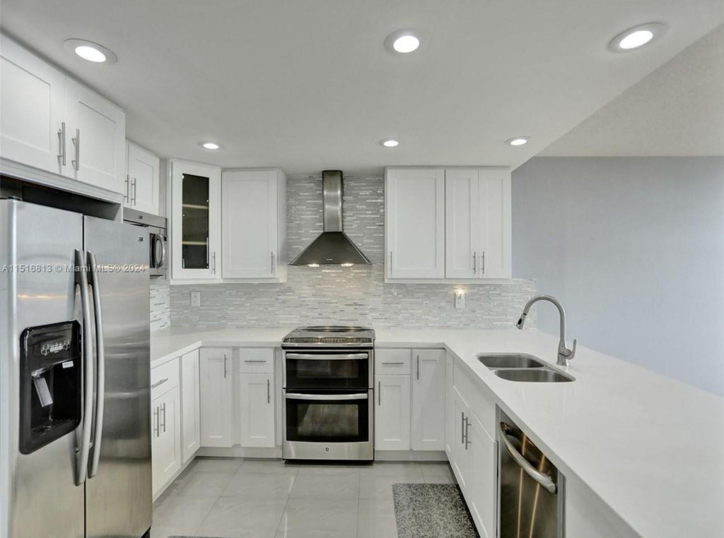 11930 N Bayshore Drive - Photo 23