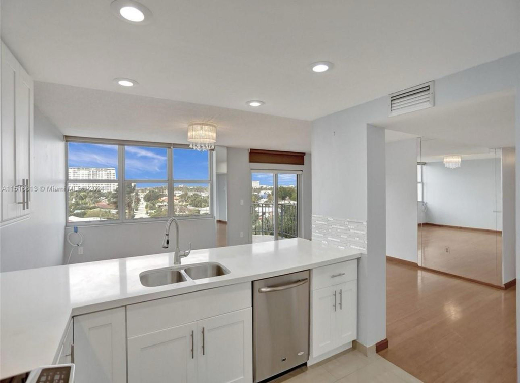 11930 N Bayshore Drive - Photo 25