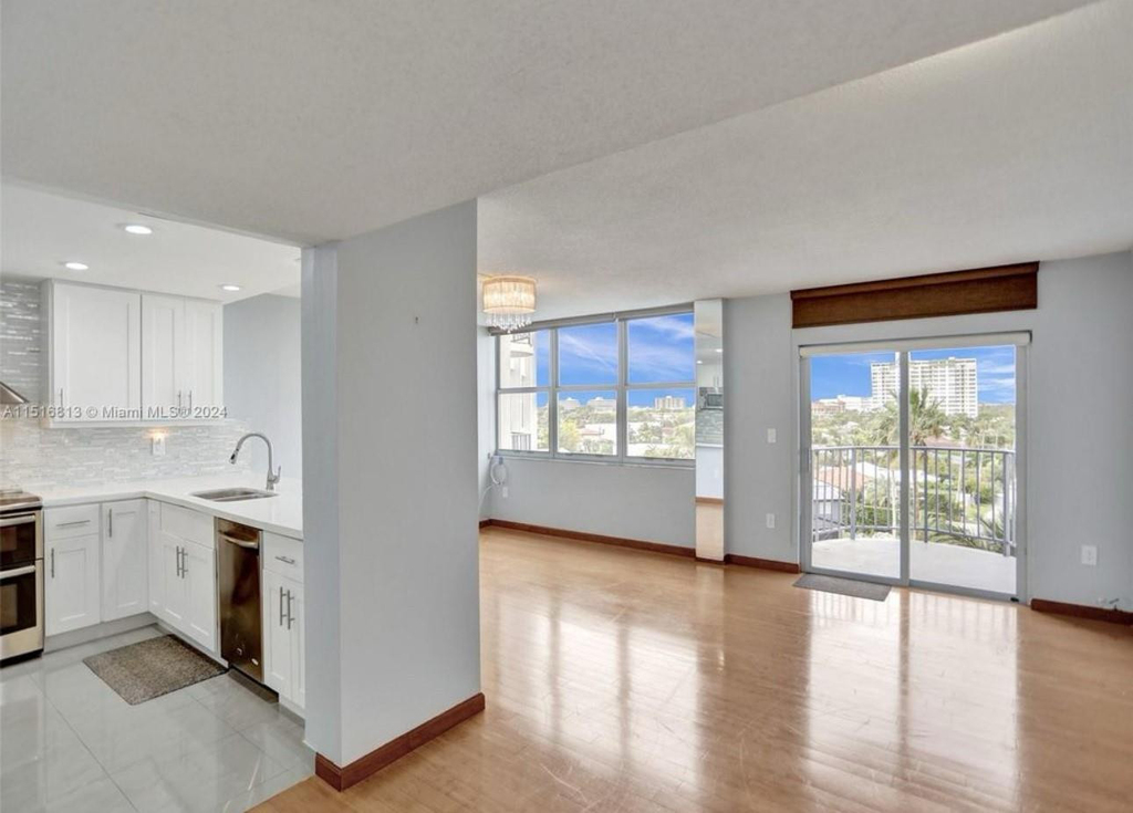 11930 N Bayshore Drive - Photo 19