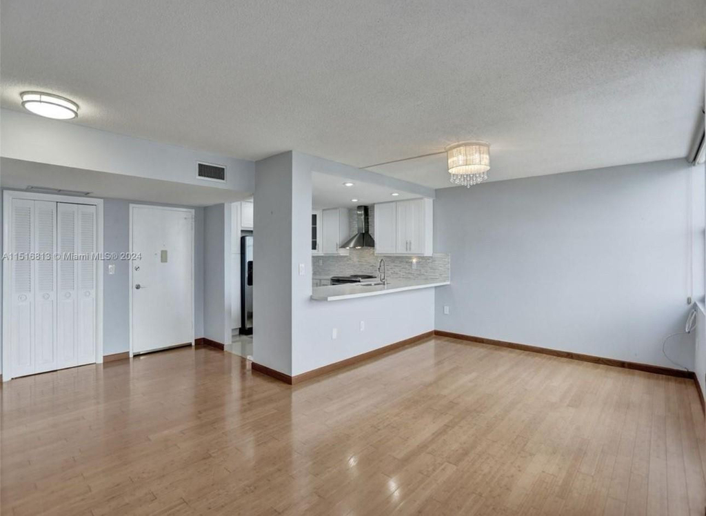 11930 N Bayshore Drive - Photo 12