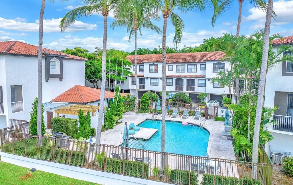 20889 St Andrews Boulevard - Photo 1