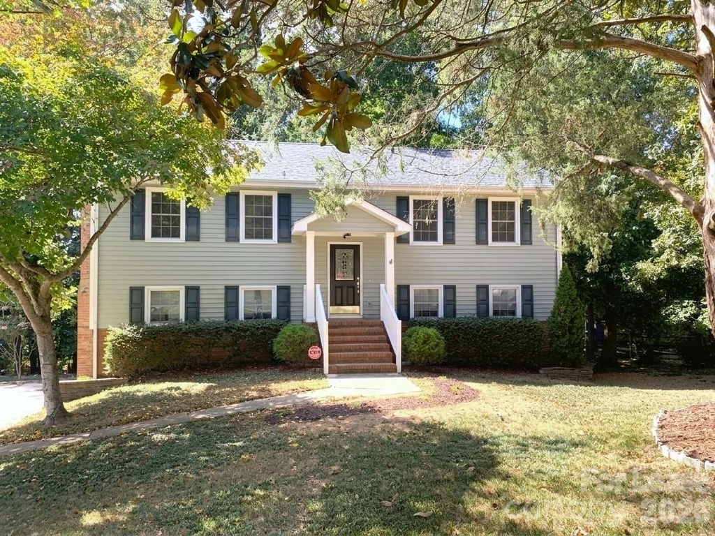 1114 Glenshannon Road - Photo 0