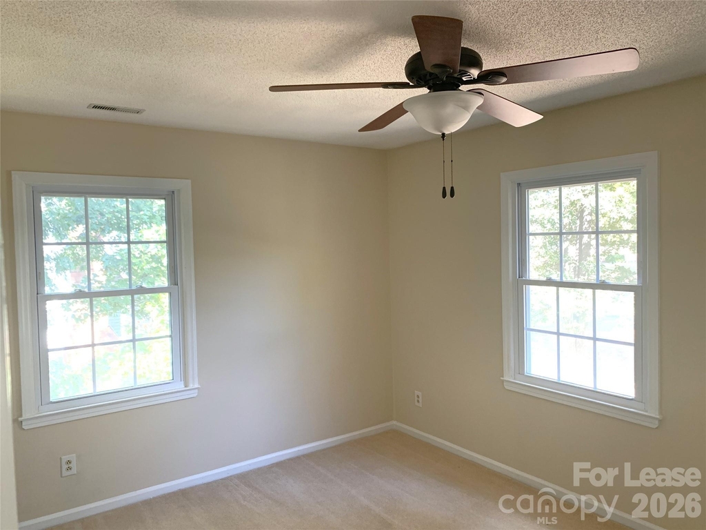 1114 Glenshannon Road - Photo 15