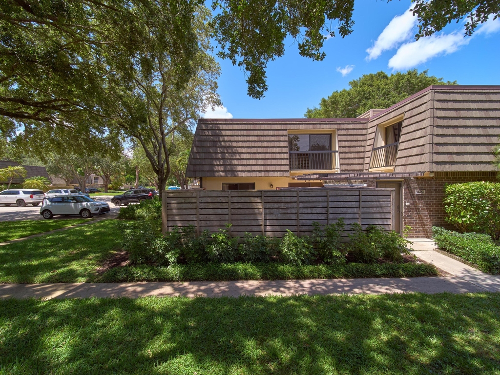 1520 15th Terrace - Photo 1