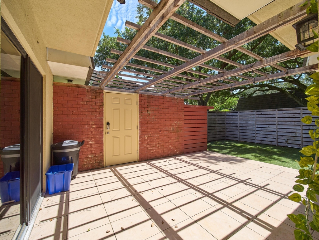 1520 15th Terrace - Photo 3