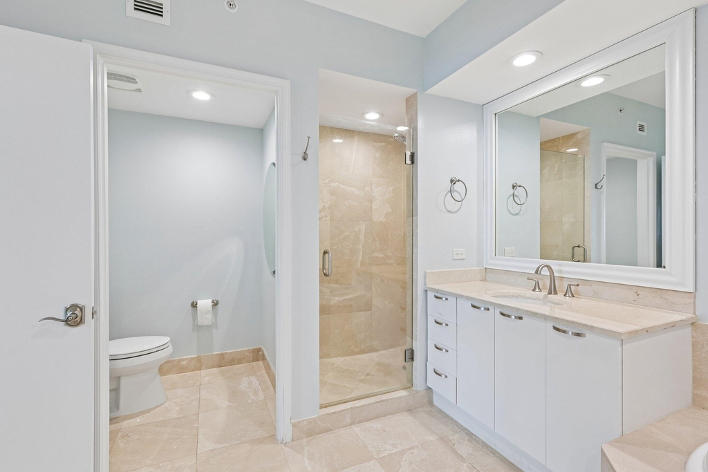 2650 Lake Shore Drive - Photo 22