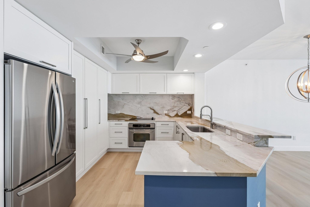 2650 Lake Shore Drive - Photo 5