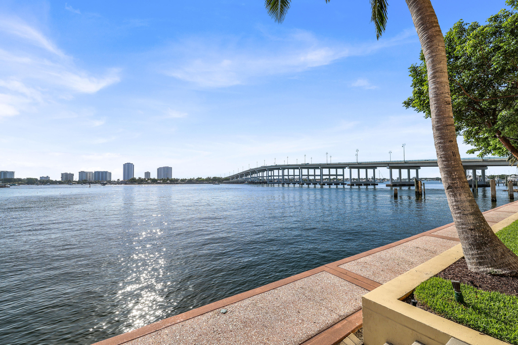 2650 Lake Shore Drive - Photo 35
