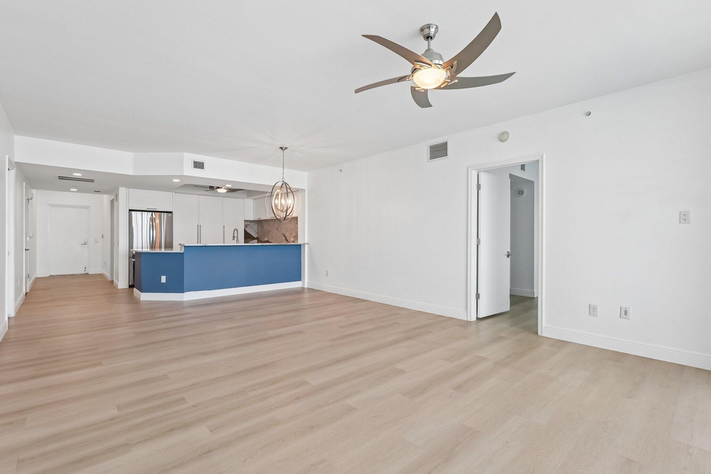 2650 Lake Shore Drive - Photo 3