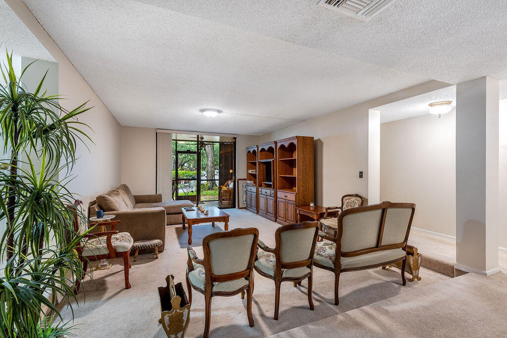 3680 Inverrary Drive - Photo 3