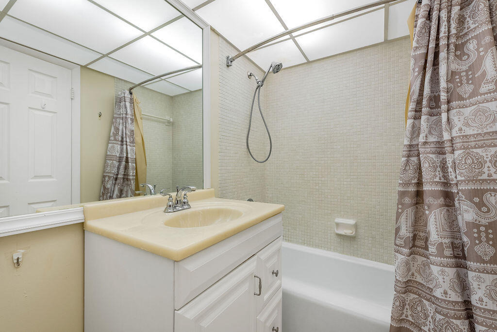 3680 Inverrary Drive - Photo 13