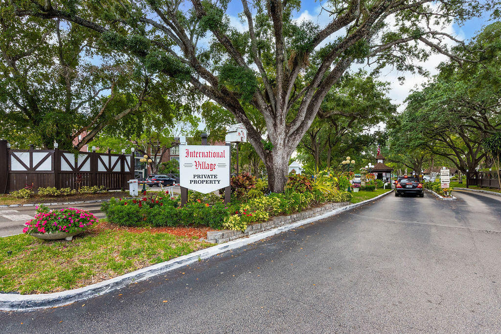 3680 Inverrary Drive - Photo 33