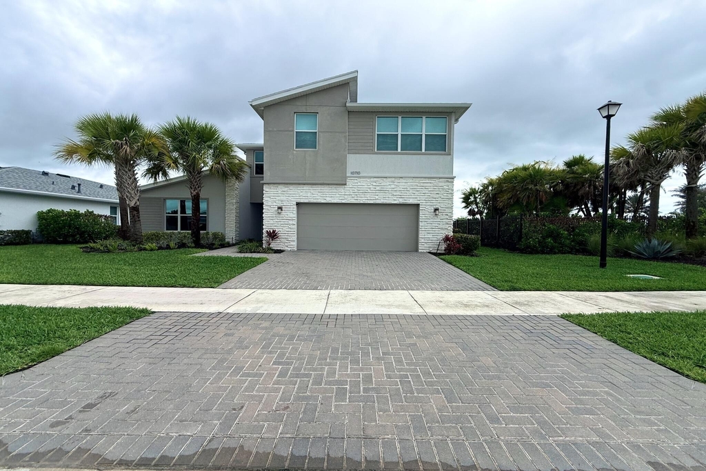 10710 Sw Hensley Street - Photo 0