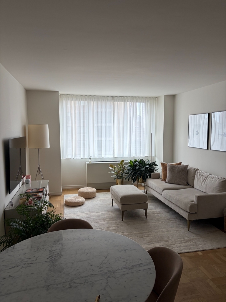 401 East 80th Street - Photo 0