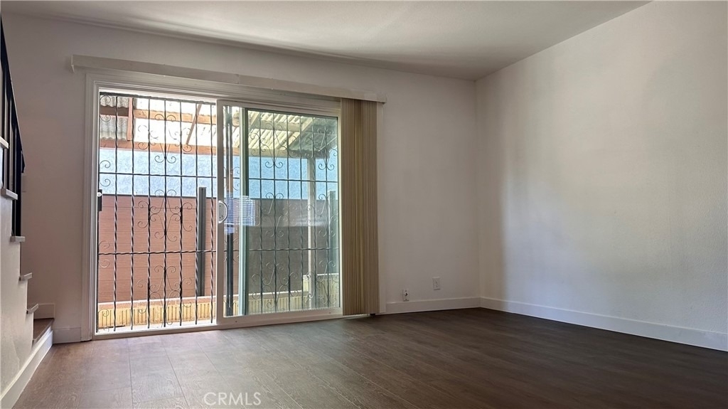 809 S 4th - Photo 2