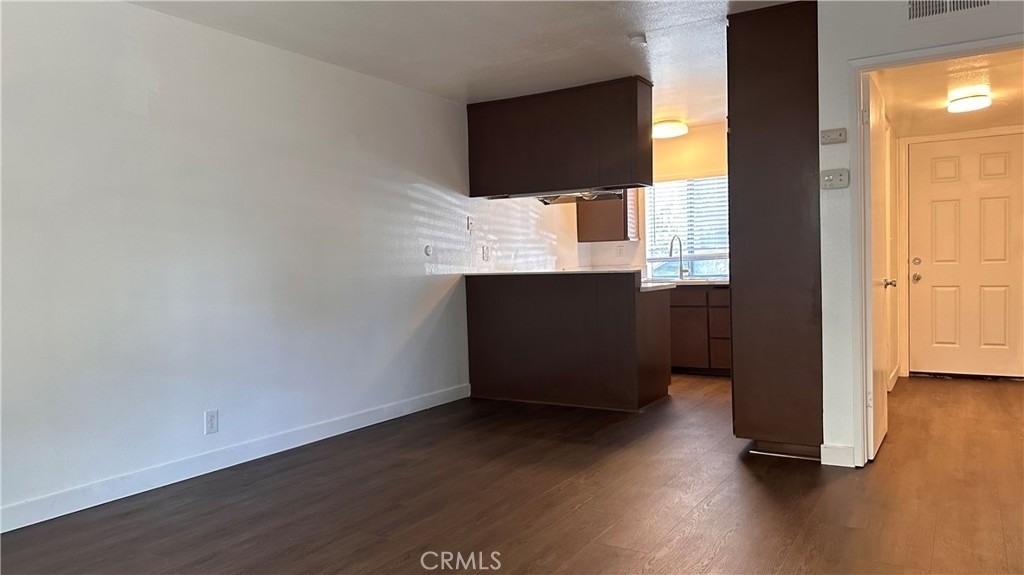 809 S 4th - Photo 4