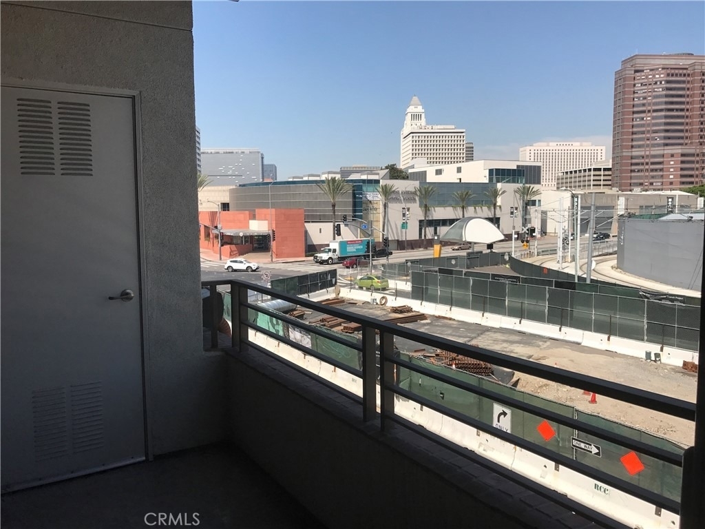 100 S Alameda - Photo 5