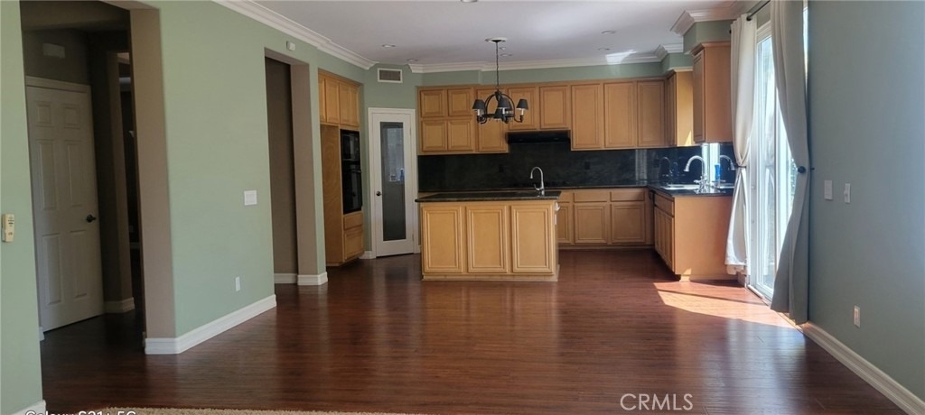 428 N Little - Photo 1