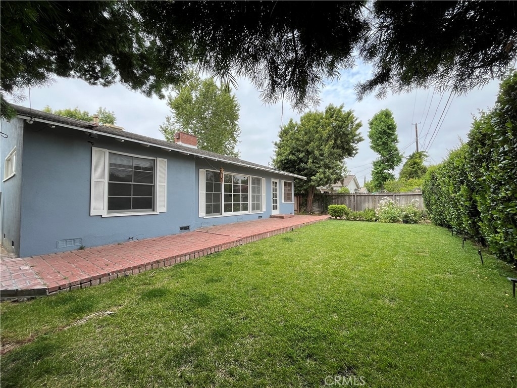 22607 Collins Street - Photo 14