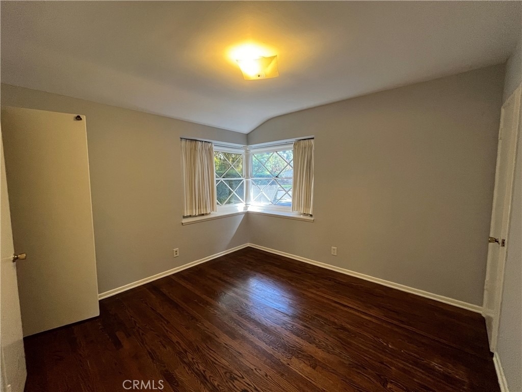22607 Collins Street - Photo 5