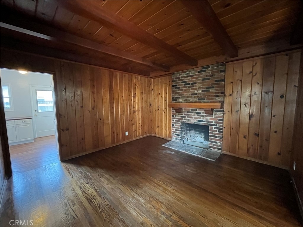 22607 Collins Street - Photo 4