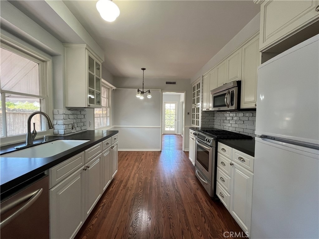 22607 Collins Street - Photo 1