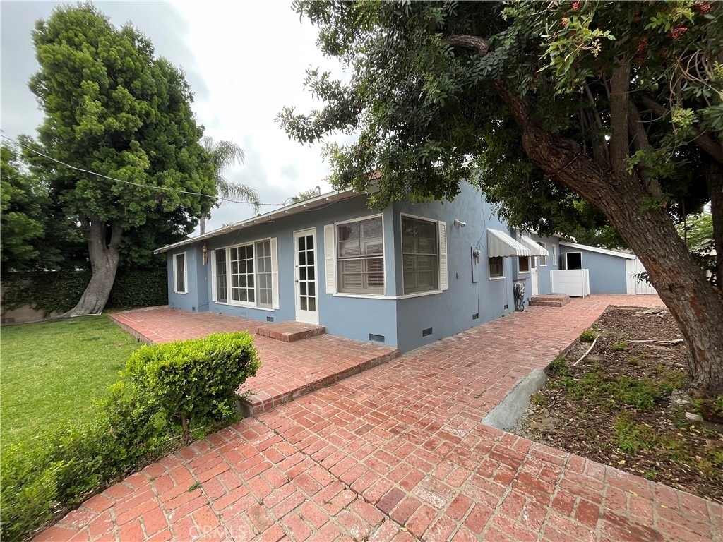 22607 Collins Street - Photo 13