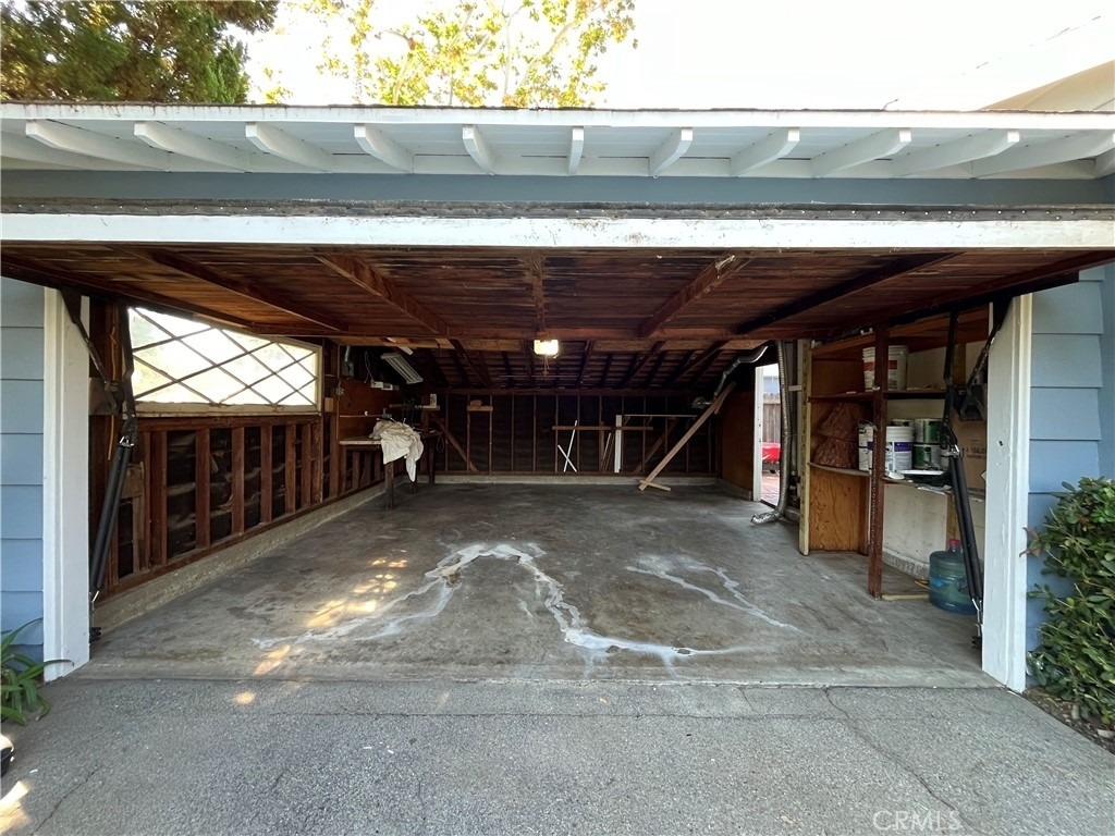 22607 Collins Street - Photo 11