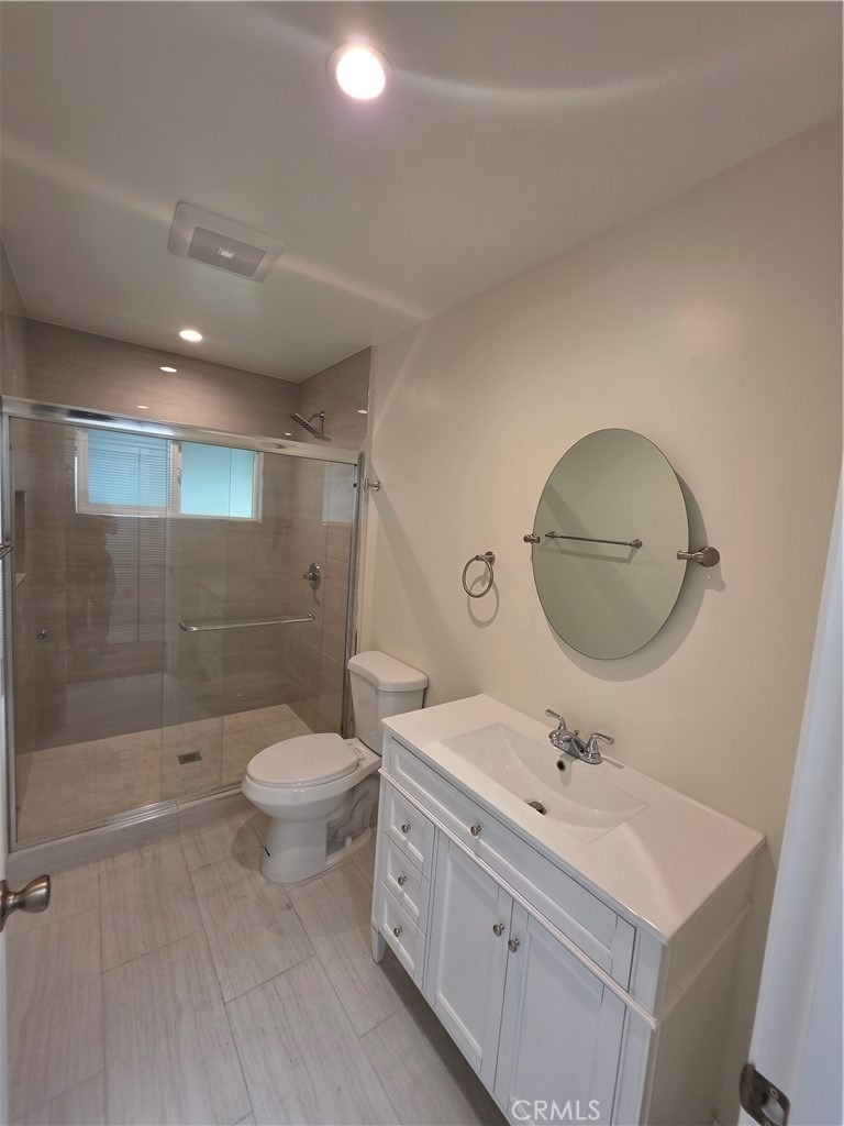 10849 N Swinton Avenue - Photo 10