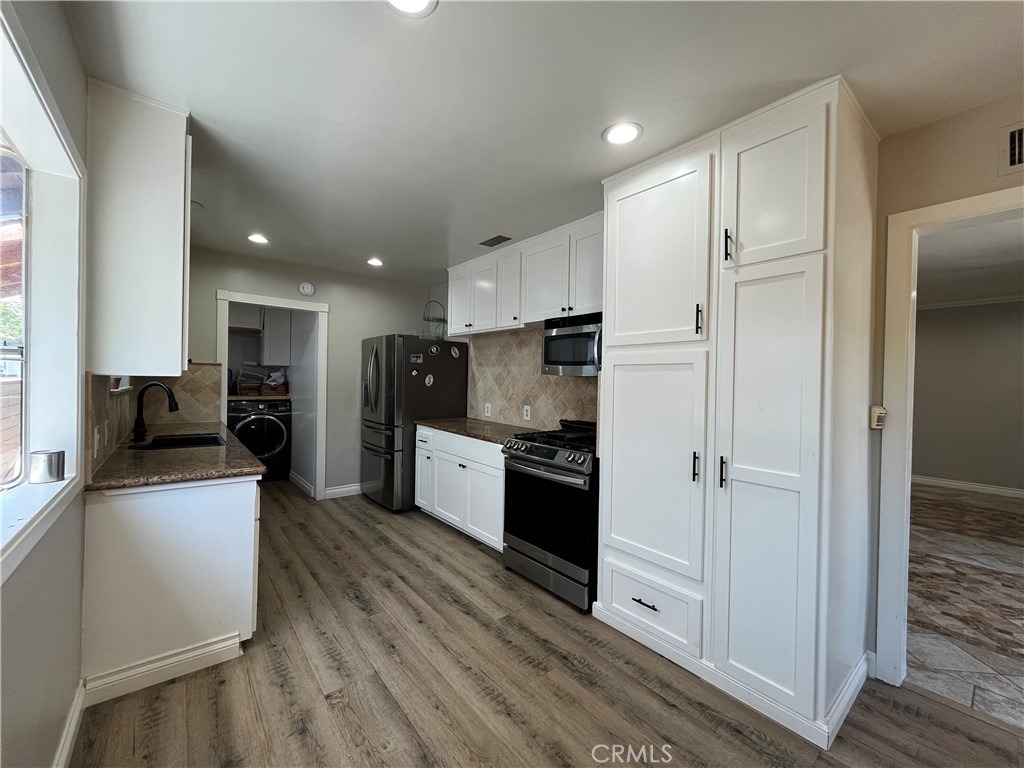 15358 Leadwell - Photo 5