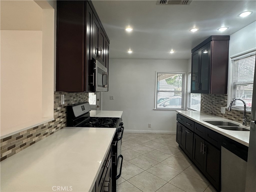 12811 Cumpston - Photo 16